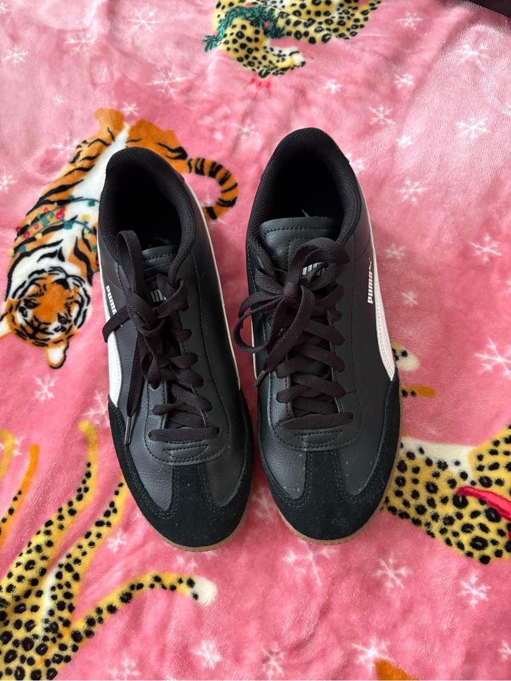 Puma Black Sneakers with White Side Formstrip